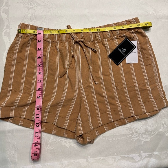 NWT. Volcom Sunday Strut Shorts - Picture 6 of 11